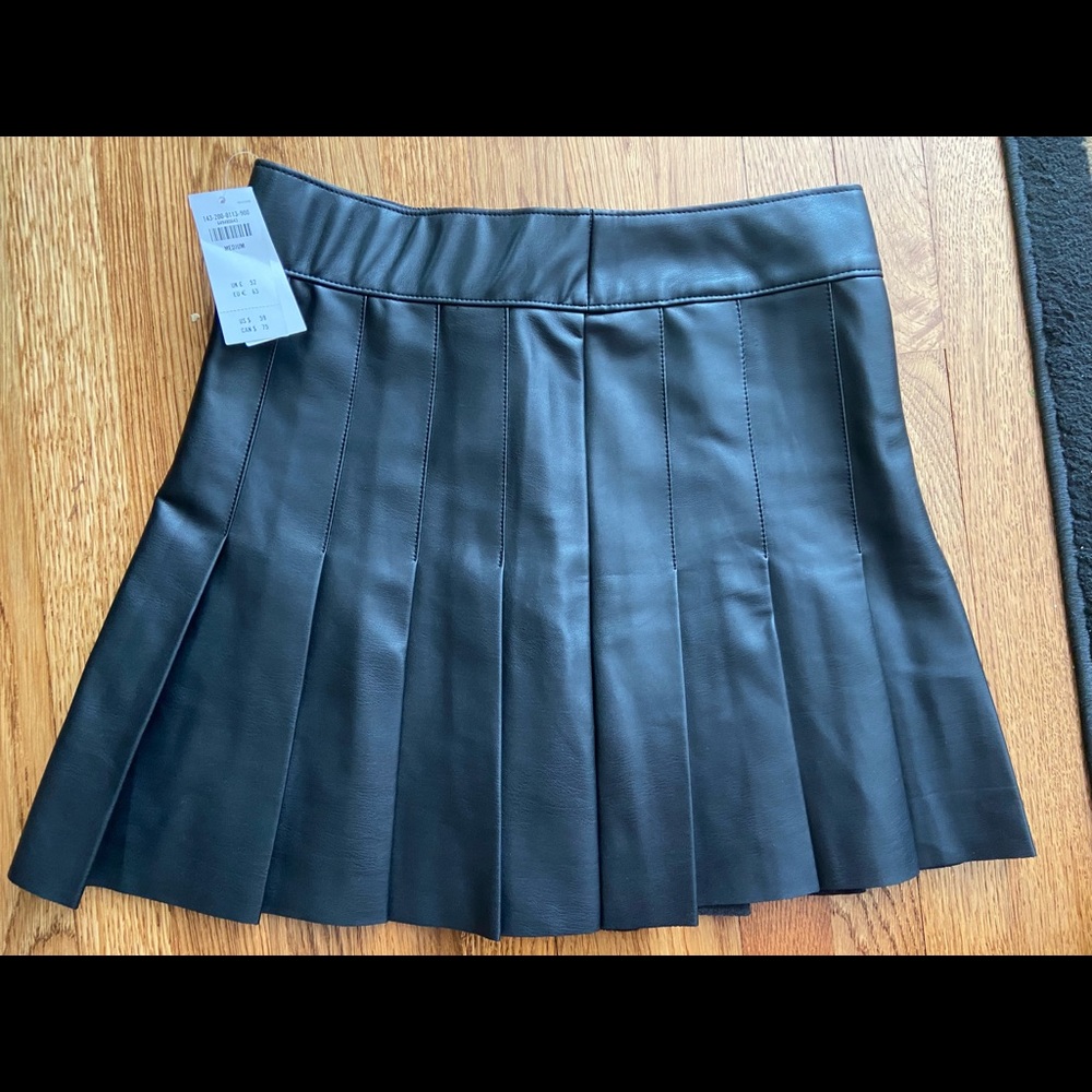 Vegan leather pleated skirt
